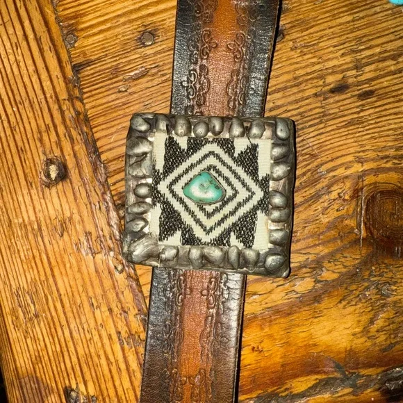 Leather bracelet with Geometric Buckle - Picture 2 of 2